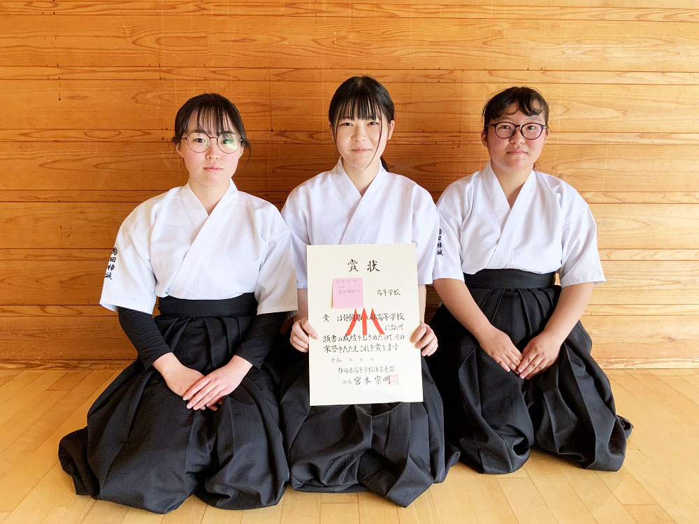 弓道部新人戦中部大会で健闘…女子団体５位、同じく男女個人でも県大会へ！